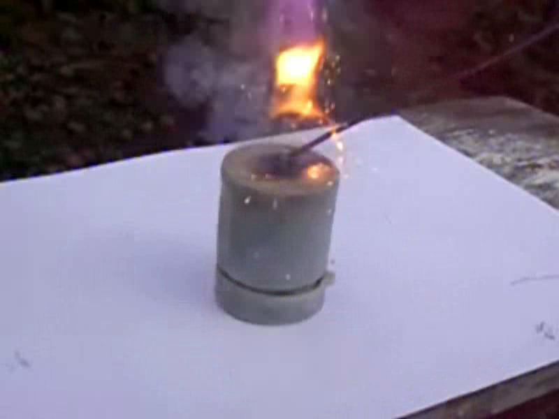 Взрыв при взаимодействии оксида марганца (VII) и красного фосфора